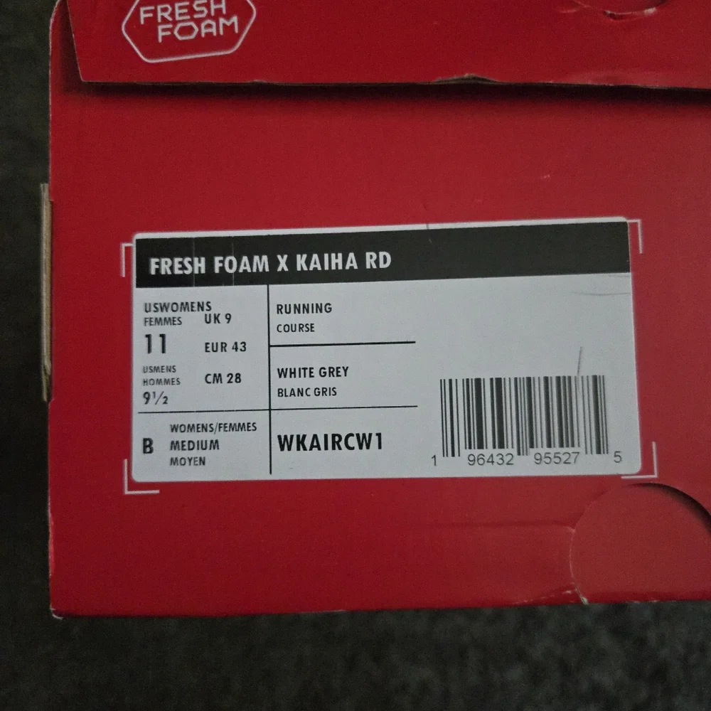 New Balance Women size 11 Fresh Foam Kaiha Rd White and Grey New 012025 - Picture 8 of 8